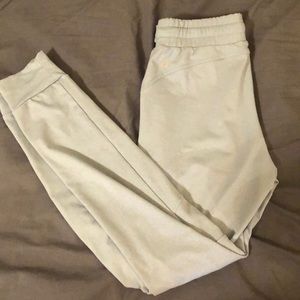 Buff bunny jasmine joggers volcano